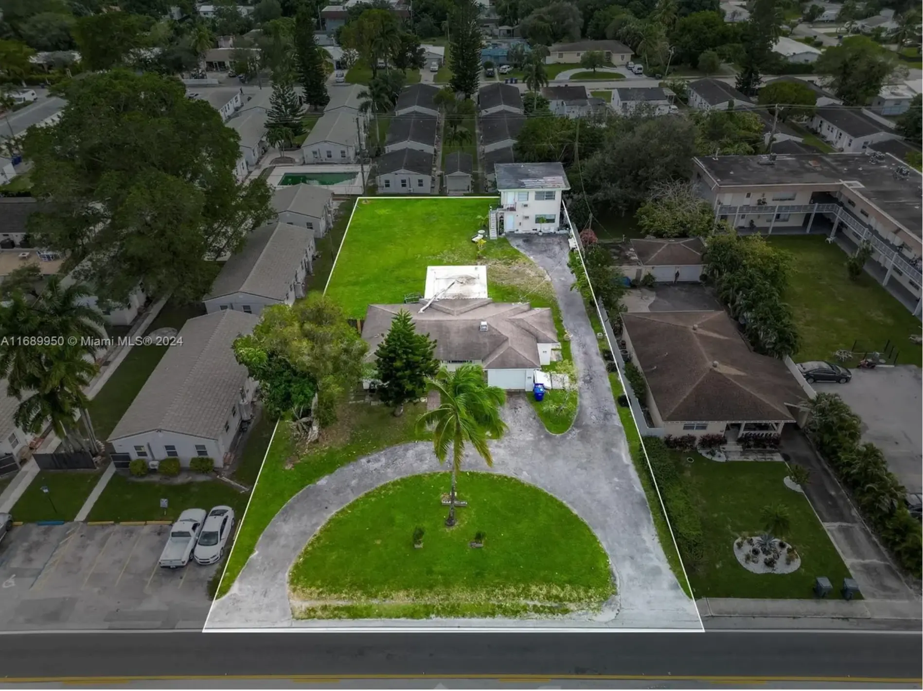 Aerial view of the parcel at 2646 Johnson Street in Hollywood, Florida